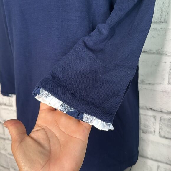 Crown & Ivy Blouse Sz Medium Navy Blue Knit Pullover V Neck Ruffle Edge Top Zip - Picture 3 of 6